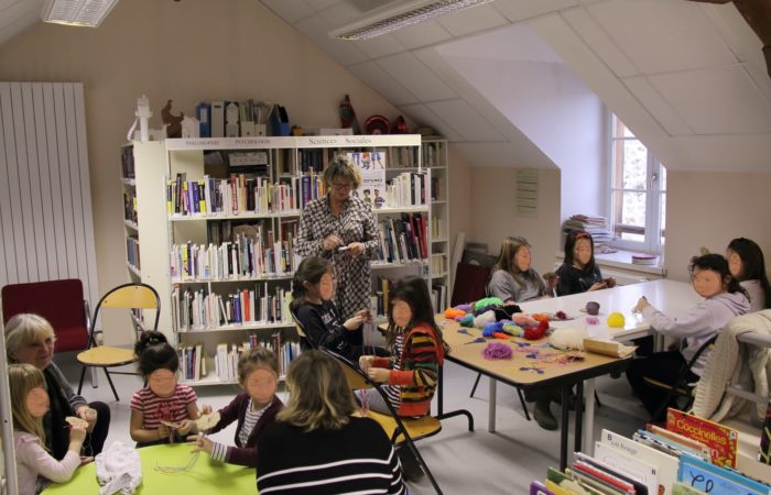 Médiathèque Atelier Bricolo Mes beaux bracelets vite faits 2018